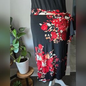 Maria Gabrielle Floral Wrap Skirt - Black with Red Roses - Size M